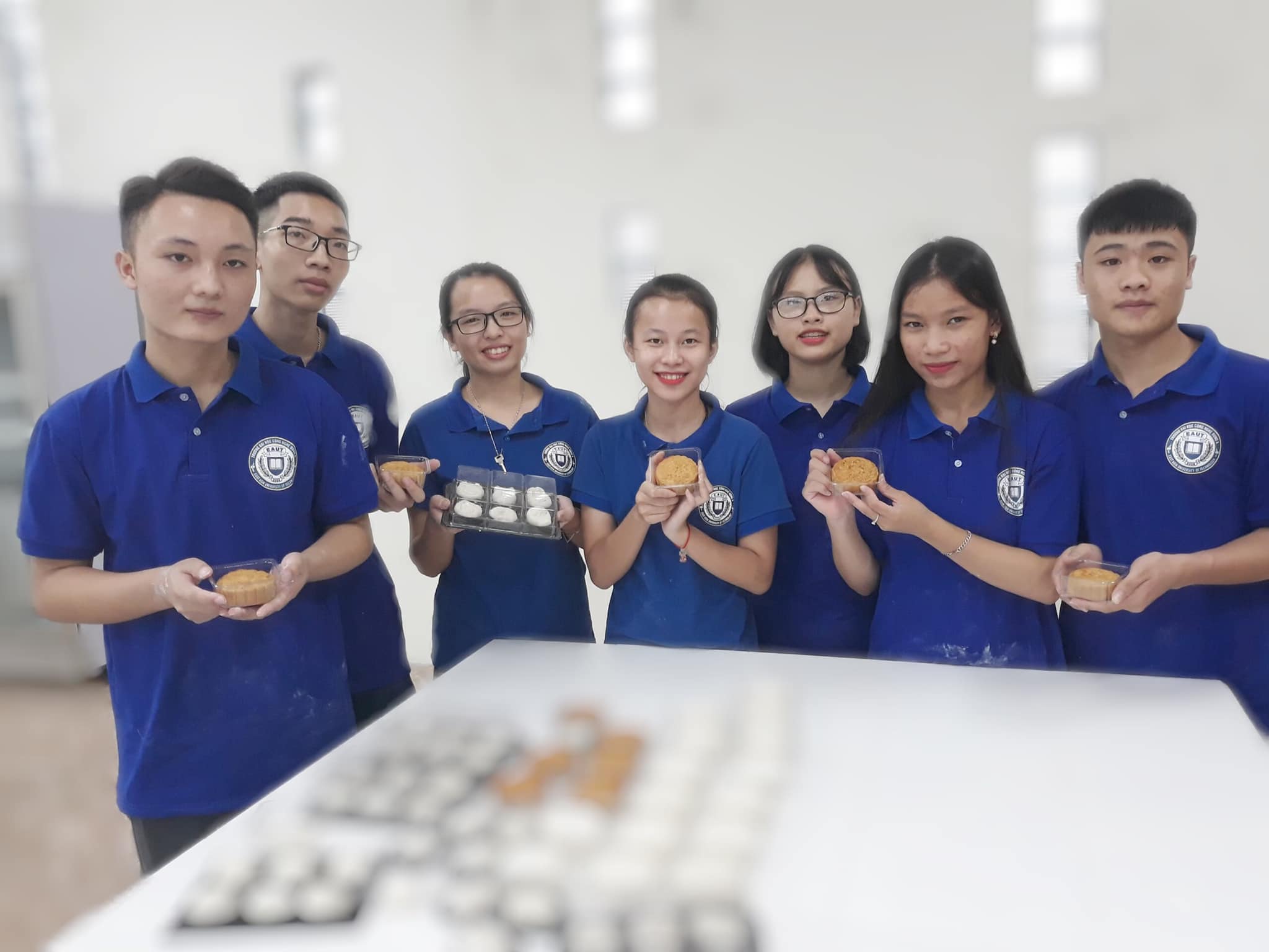 Thực hành trong phòng thí nghiệm tại trường